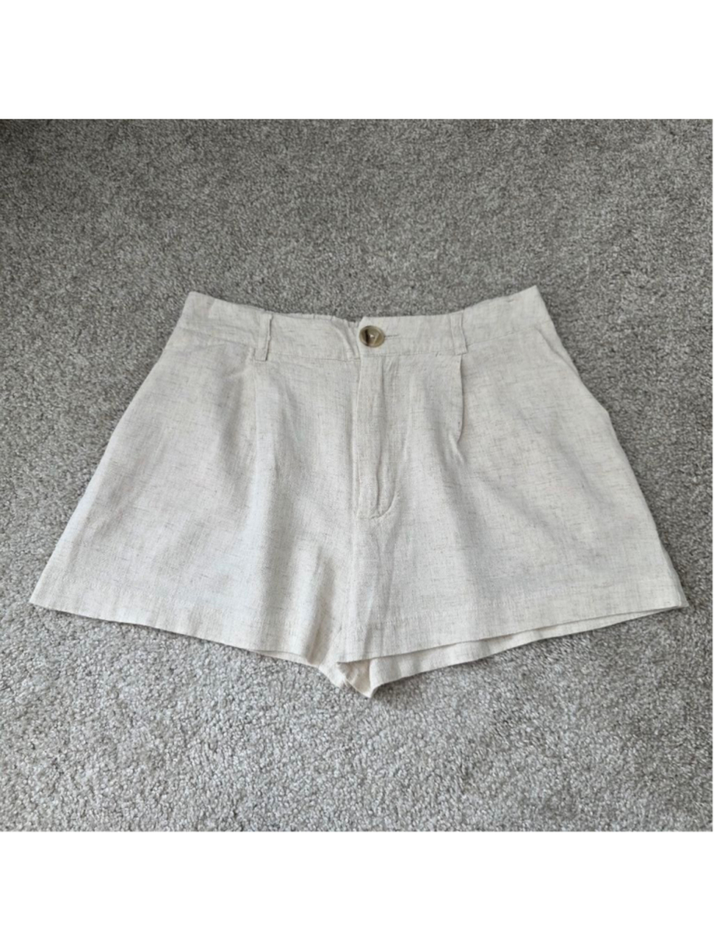 Women's Blenca Beige Linen Blend Shorts Size L Fit size S